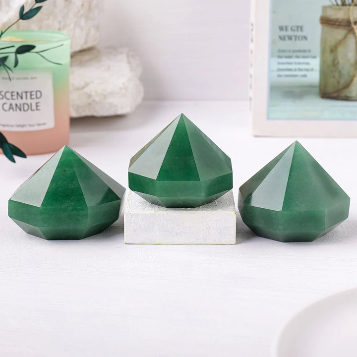 Green Aventurine Pyramids - Unlock Prosperity and Balance with the Energy of Nature - Light Of Twelve