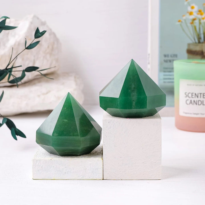 Green Aventurine Pyramids - Unlock Prosperity and Balance with the Energy of Nature - Light Of Twelve