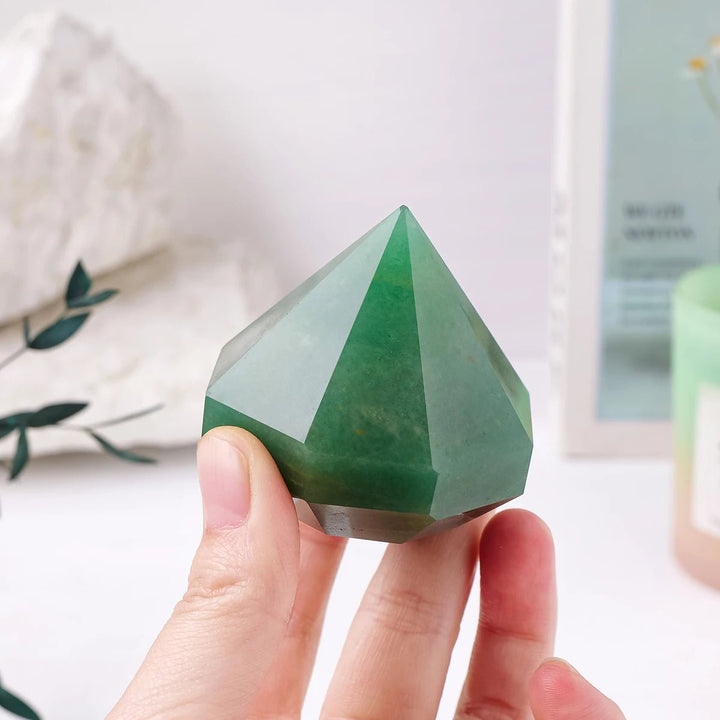 Green Aventurine Pyramids - Unlock Prosperity and Balance with the Energy of Nature - Light Of Twelve