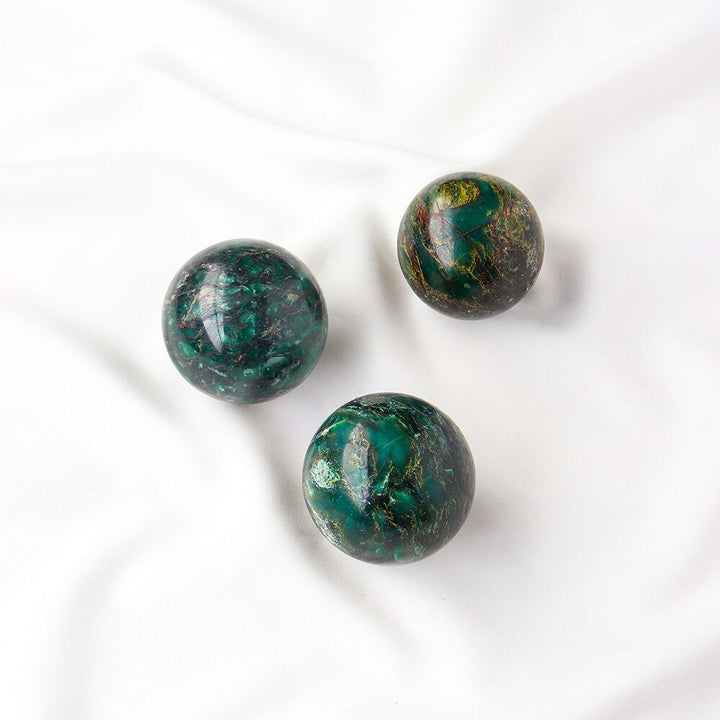 Emerald Crystal Ball – Attract Prosperity, Wisdom & Enhance Intuition - Light Of Twelve